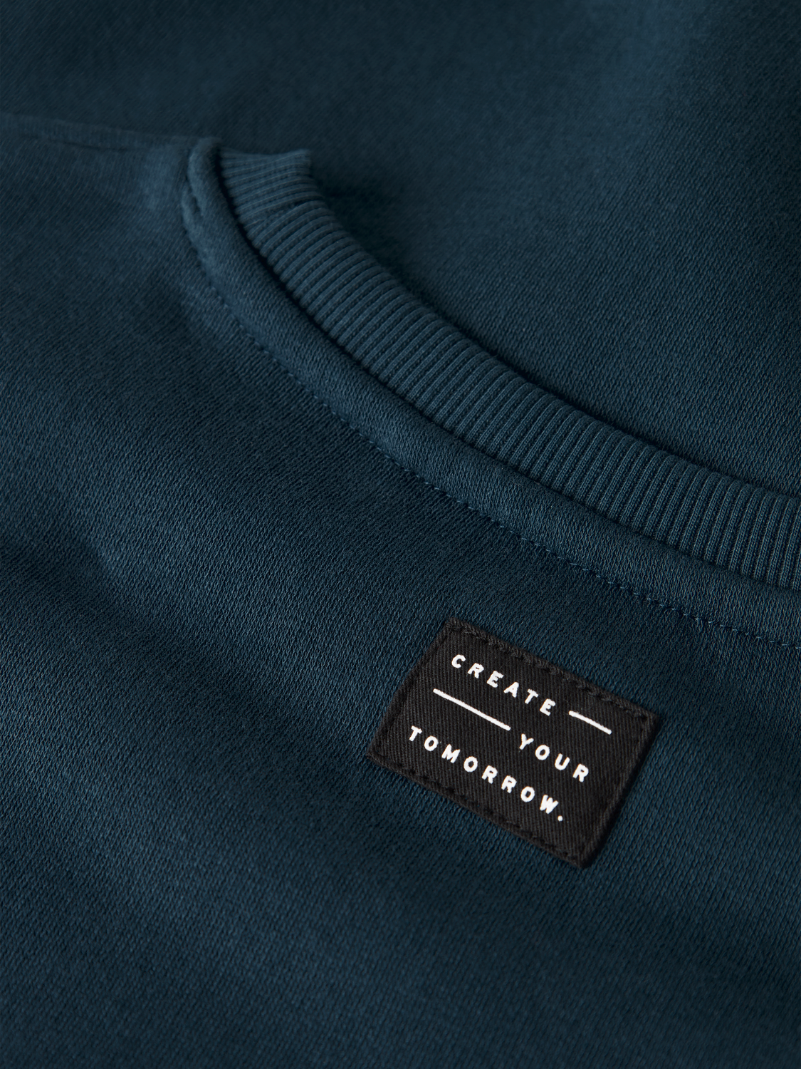 model_shot-front_full